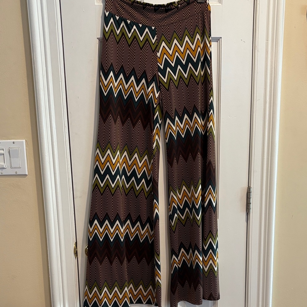 Chevron Patterned Wide-Leg Pants